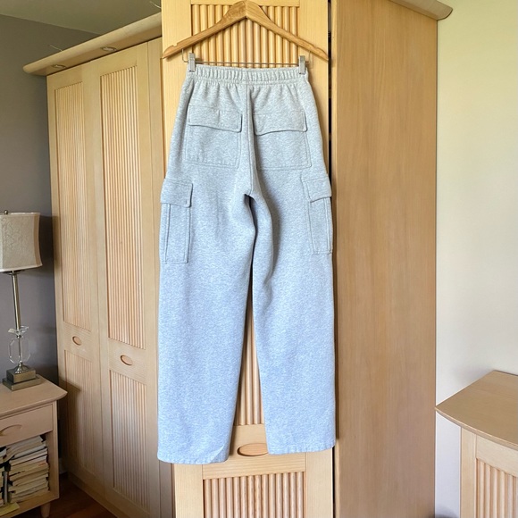 Aritzia tna cozy fleece mega cargo sweatpants - Picture 3 of 6